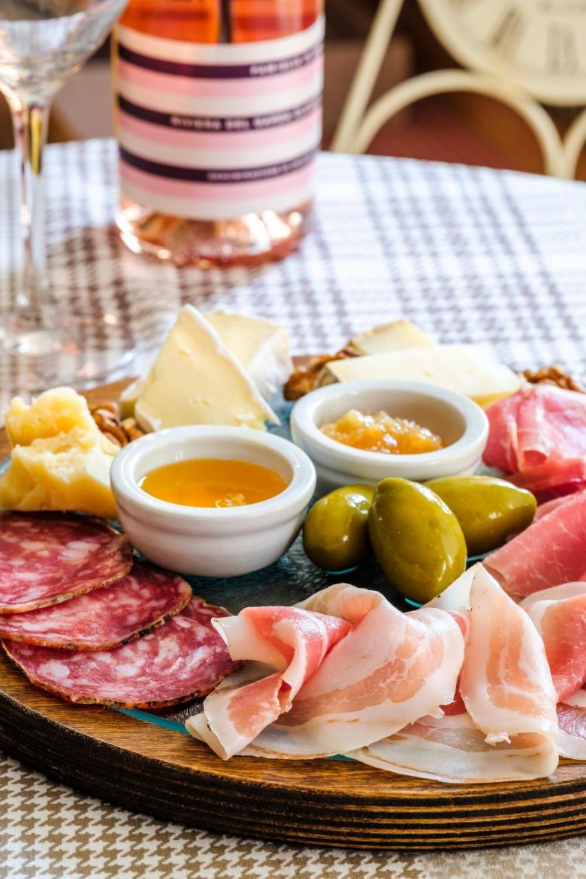Albergo Trattoria Italia デセンツァーノ・デル・ガルダ エクステリア 写真